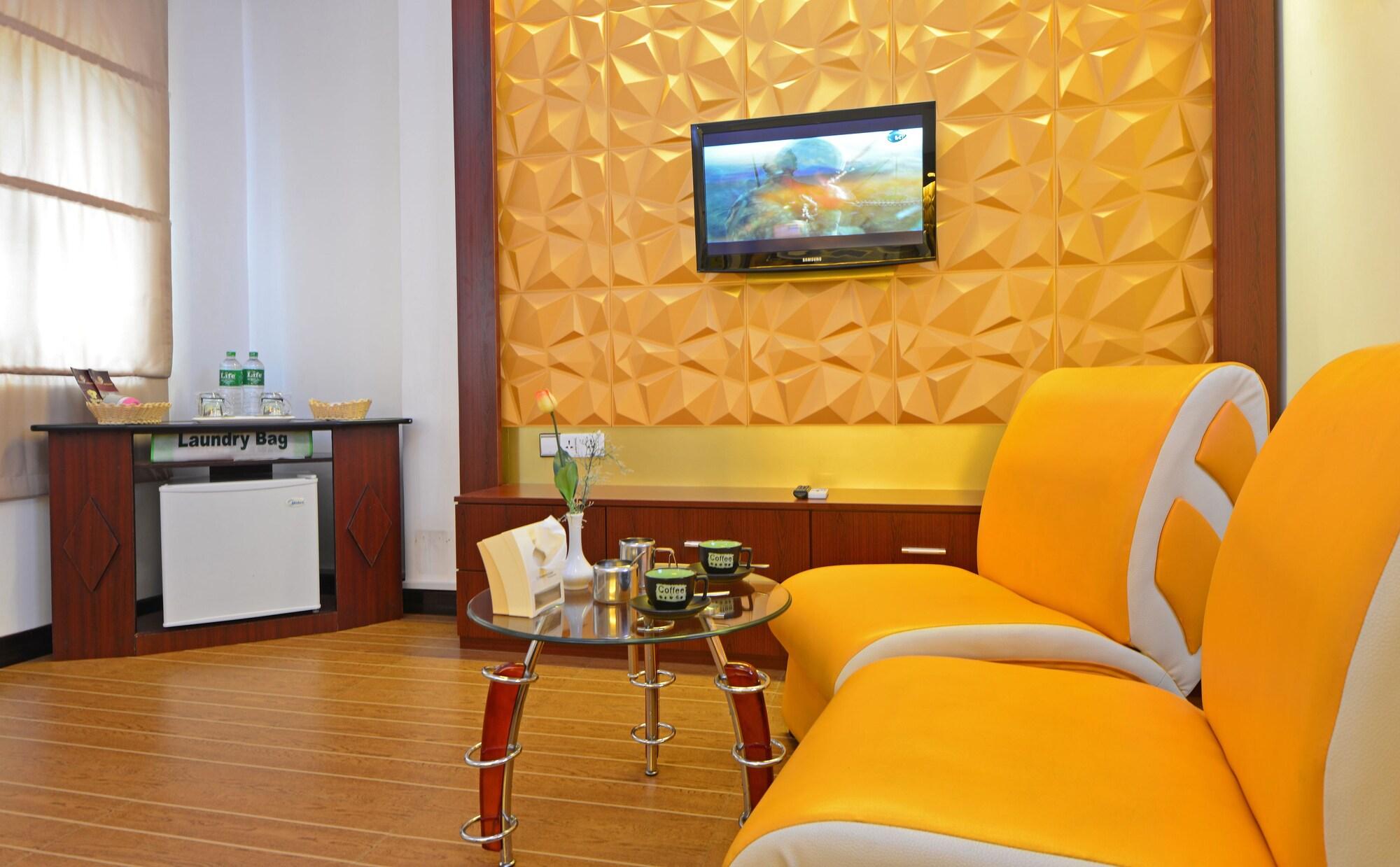Clover Hotel Yangon Extérieur photo