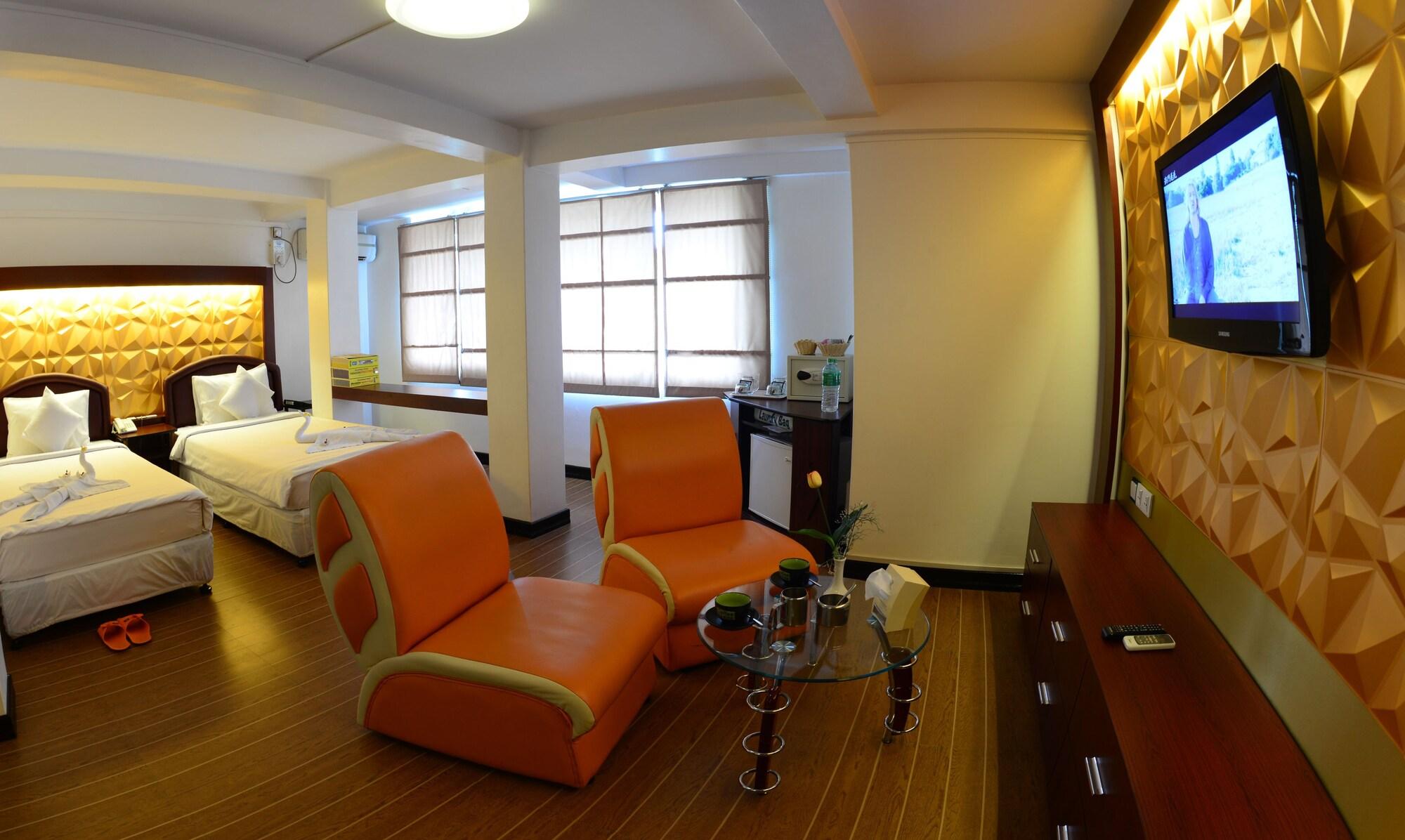 Clover Hotel Yangon Extérieur photo