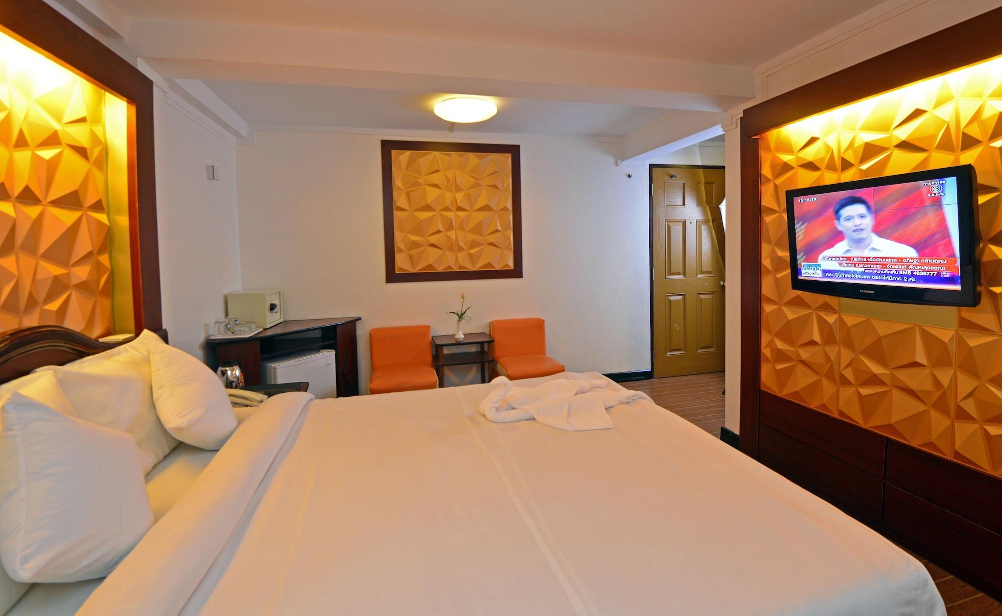 Clover Hotel Yangon Extérieur photo