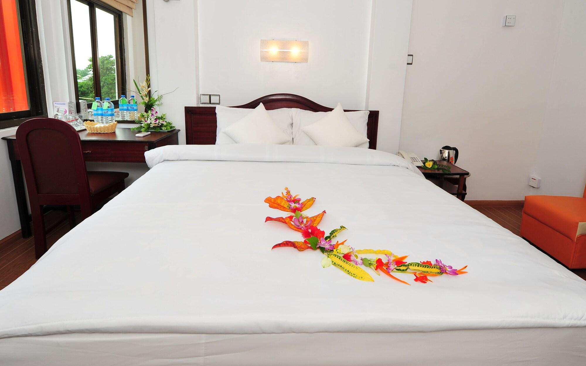 Clover Hotel Yangon Extérieur photo