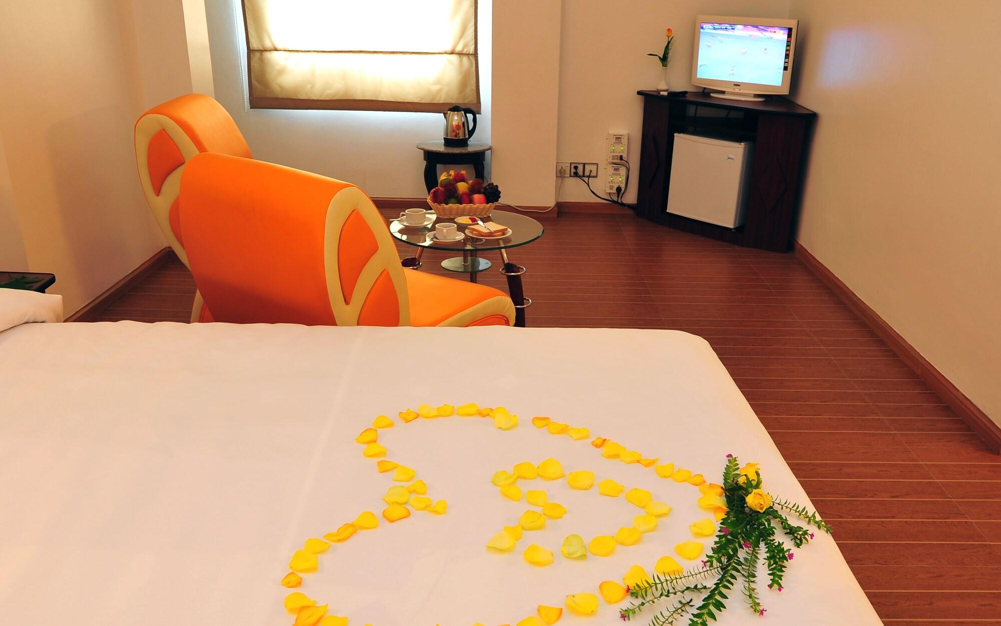 Clover Hotel Yangon Extérieur photo