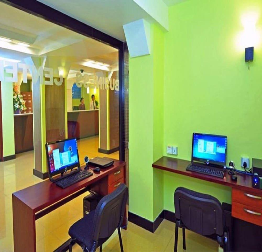 Clover Hotel Yangon Extérieur photo