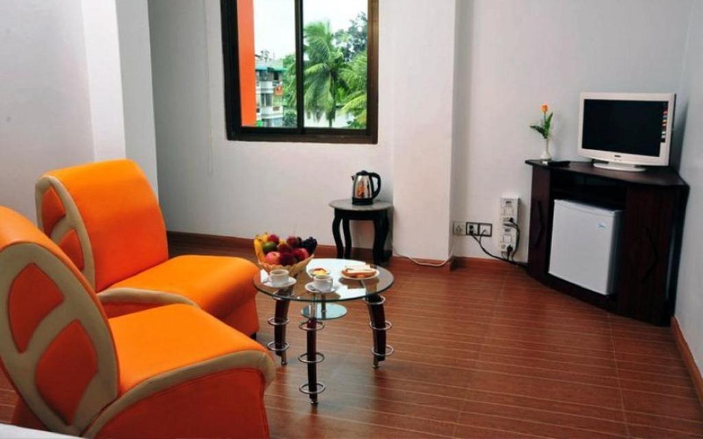 Clover Hotel Yangon Extérieur photo