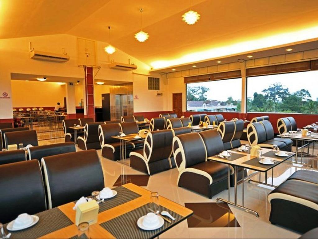 Clover Hotel Yangon Extérieur photo