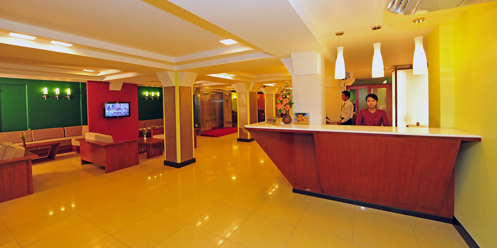 Clover Hotel Yangon Extérieur photo