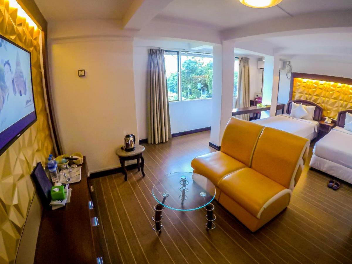 Clover Hotel Yangon Extérieur photo